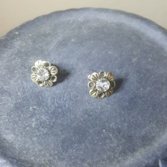 Bronze Flower Stud Earring Rhinestone - Picture 2 of 6